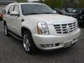 White Diamond - Escalade Luxury AWD Photo No. 3
