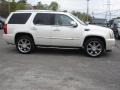 White Diamond - Escalade Luxury AWD Photo No. 7
