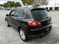 Deep Black Metallic - Tiguan SE Photo No. 5