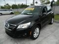Deep Black Metallic - Tiguan SE Photo No. 7