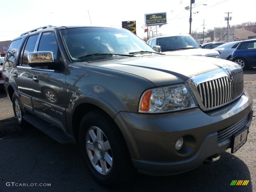 2003 Navigator Luxury 4x4 - Mineral Grey Metallic / Black photo #3