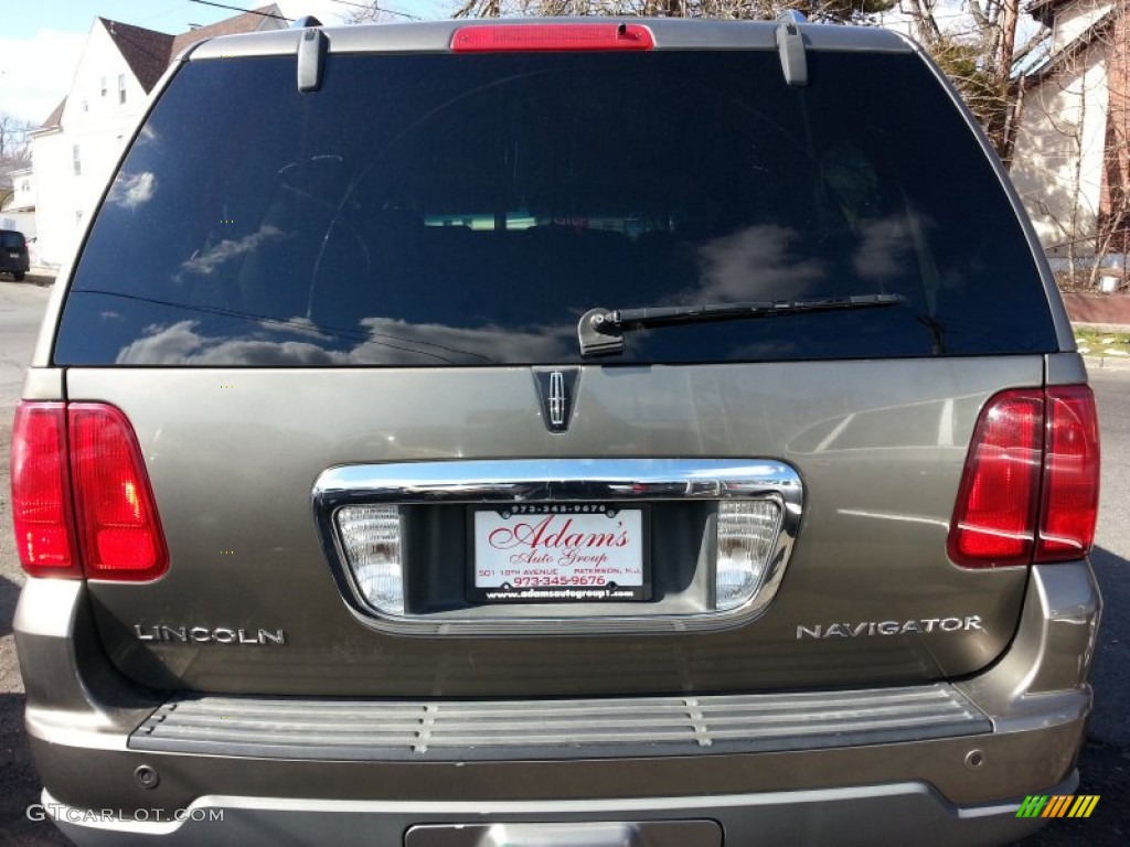 2003 Navigator Luxury 4x4 - Mineral Grey Metallic / Black photo #5