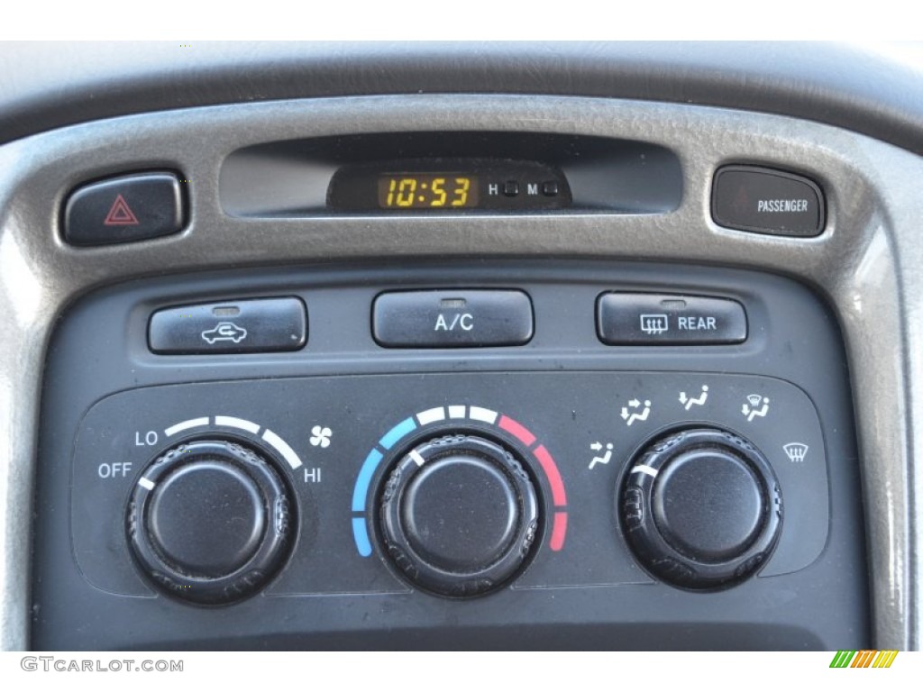 2003 Toyota Highlander V6 Controls Photos