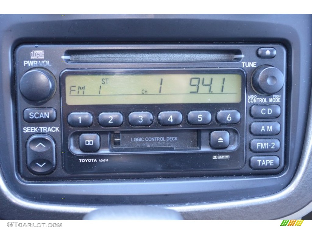 2003 Toyota Highlander V6 Audio System Photos