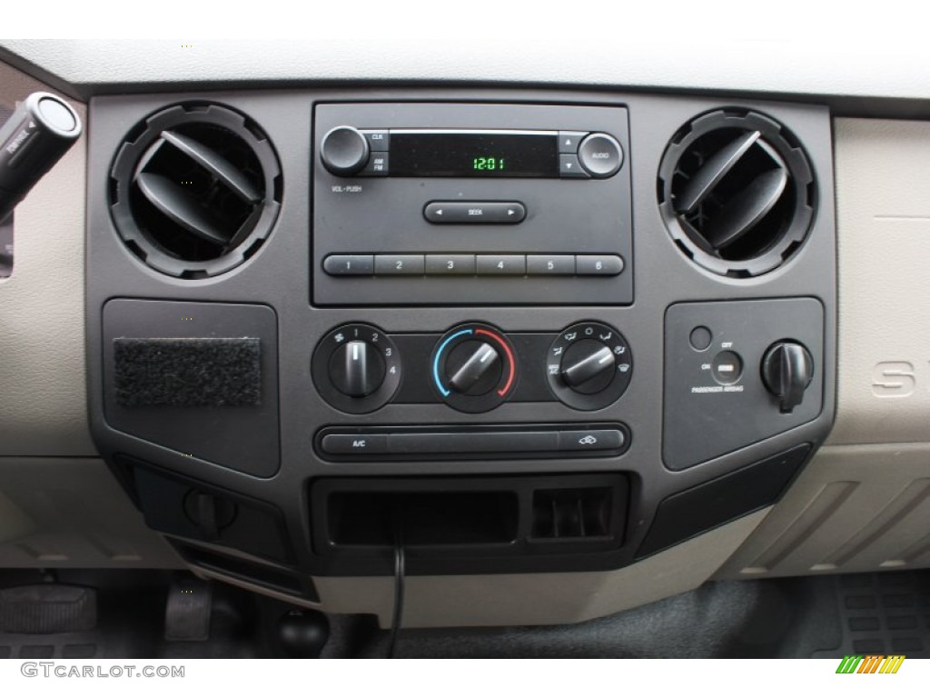 2010 Ford F250 Super Duty XL SuperCab 4x4 Controls Photo #78855485