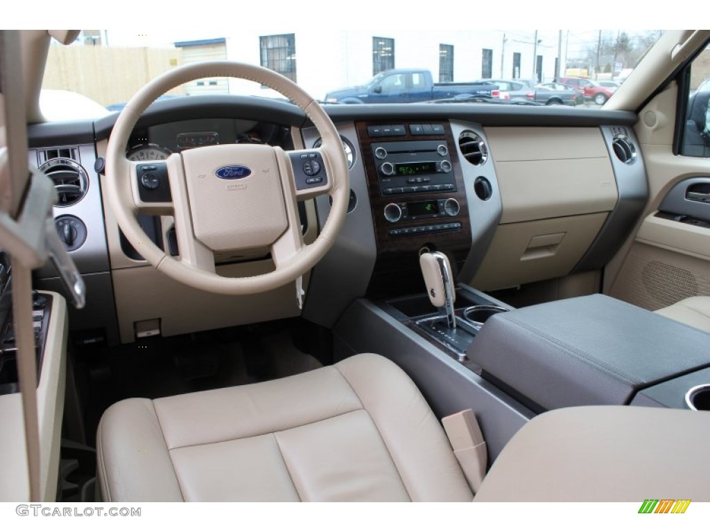2012 Ford Expedition XLT 4x4 Dashboard Photos