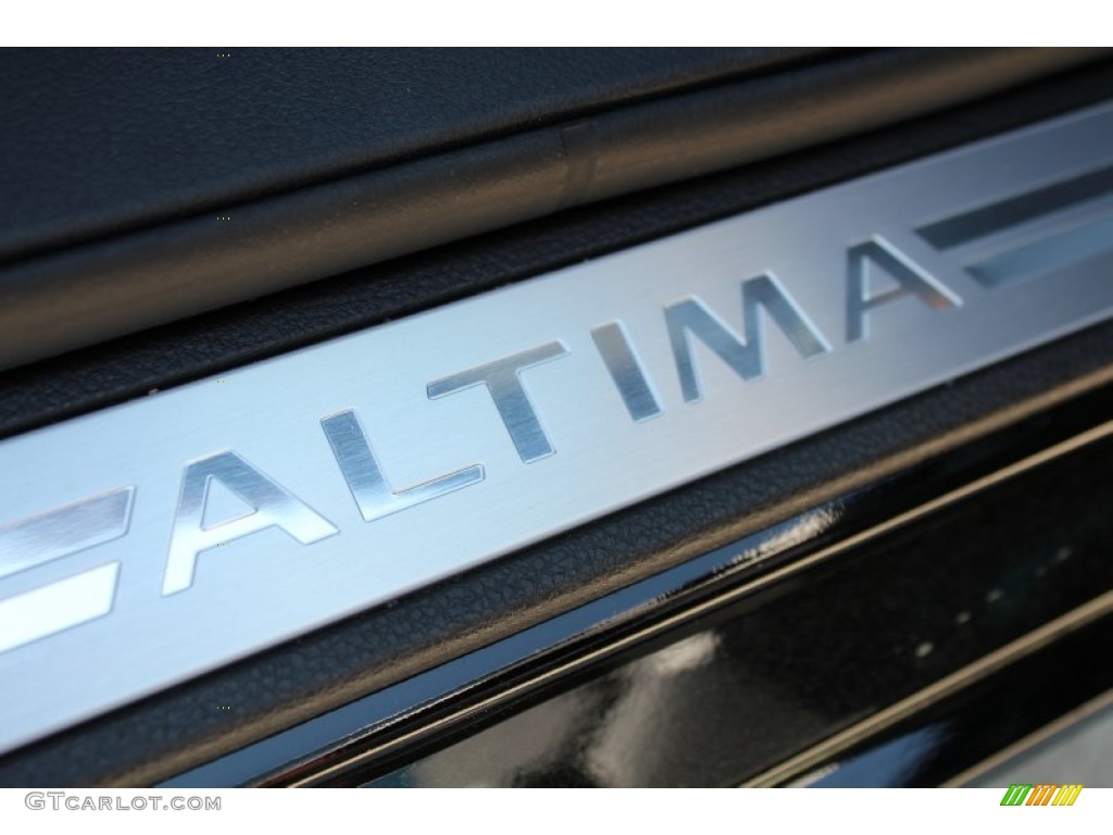 2011 Altima 3.5 SR Coupe - Super Black / Red photo #23