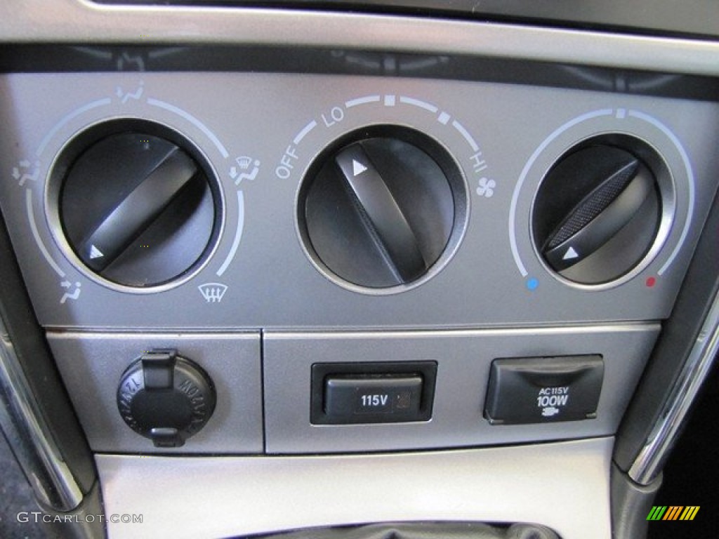 2007 Toyota Matrix XR Controls Photo #78862186