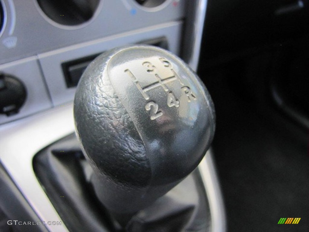 2007 Toyota Matrix XR Transmission Photos