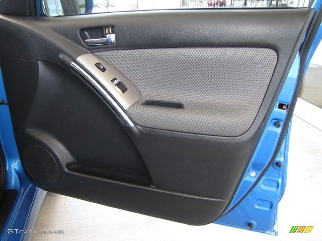 2007 Toyota Matrix XR Dark Charcoal Door Panel Photo #78862431