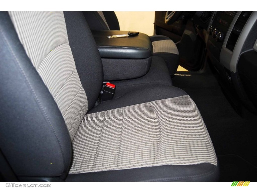 2011 Ram 1500 ST Quad Cab - Brilliant Black Crystal Pearl / Dark Slate Gray/Medium Graystone photo #18