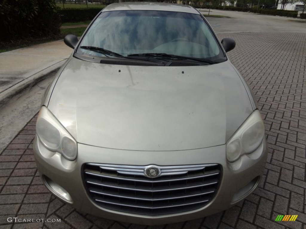 2006 Sebring Touring Sedan - Linen Gold Metallic Pearl / Light Taupe photo #5