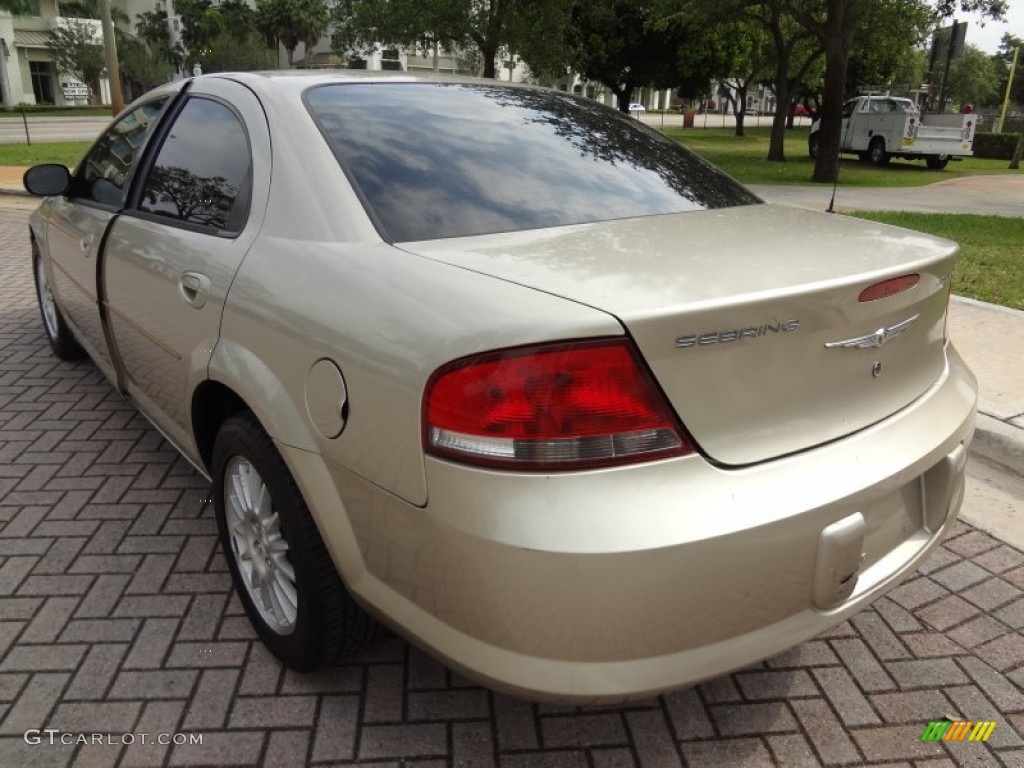 2006 Sebring Touring Sedan - Linen Gold Metallic Pearl / Light Taupe photo #7