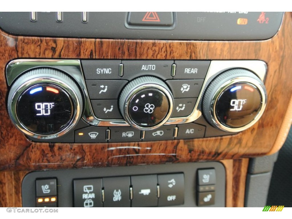 2013 Chevrolet Traverse LTZ Controls Photo #78870303