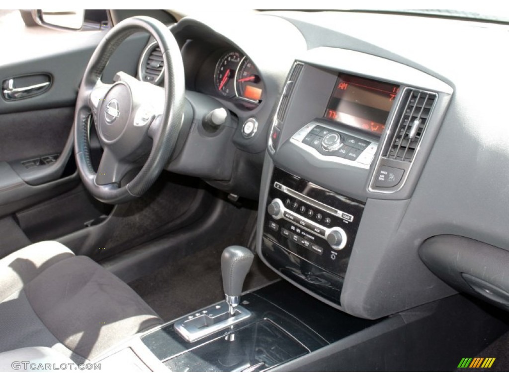 2010 Maxima 3.5 S - Radiant Silver / Charcoal photo #12