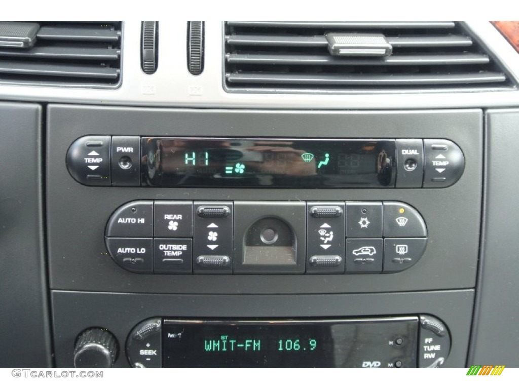 2008 Chrysler Pacifica Touring Controls Photo #78870671
