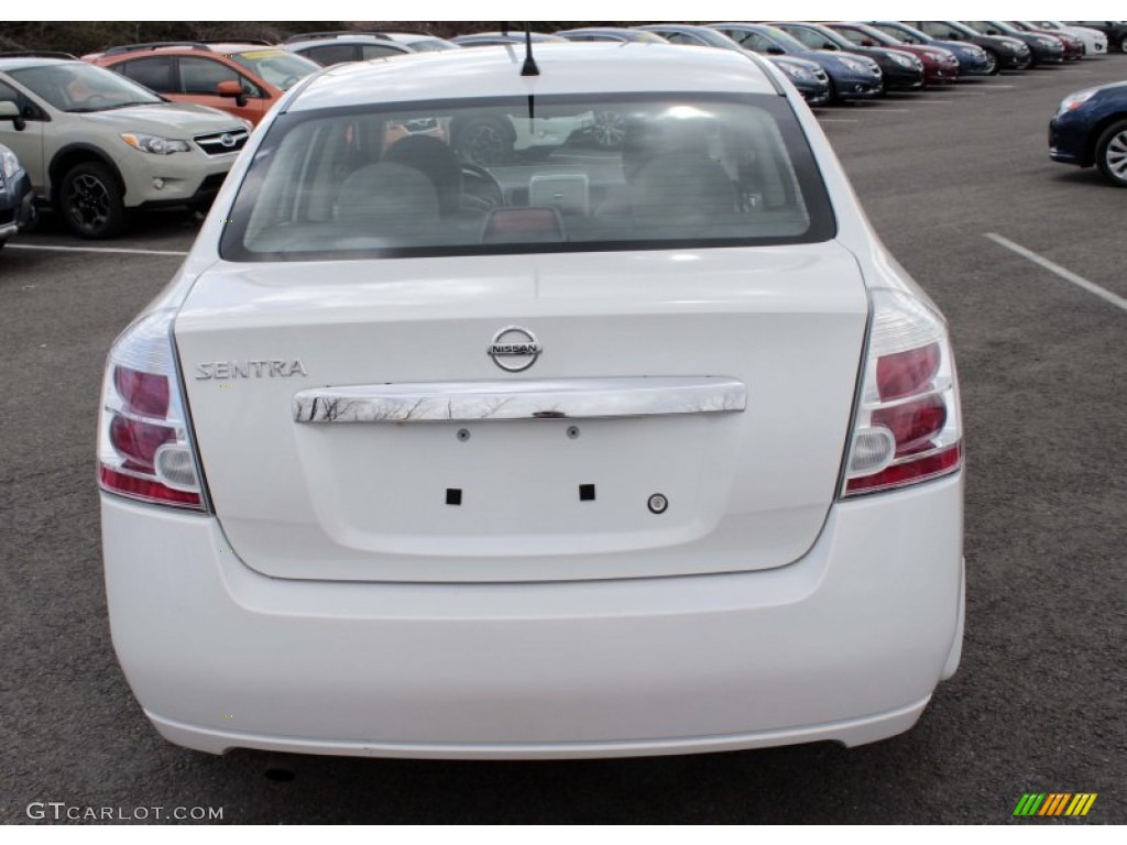 2010 Sentra 2.0 S - Aspen White / Charcoal photo #6