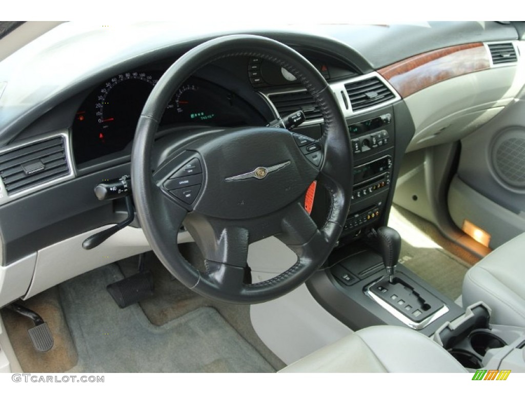 2008 Chrysler Pacifica Touring Dashboard Photos
