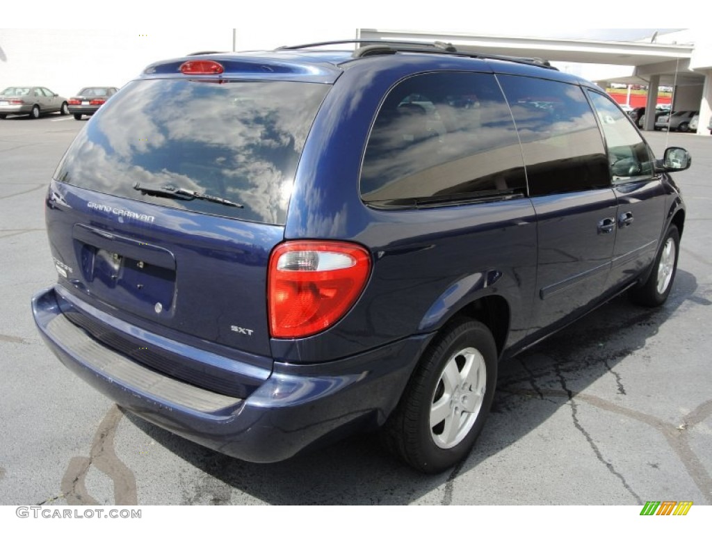 2006 Grand Caravan SXT - Midnight Blue Pearl / Medium Slate Gray photo #5