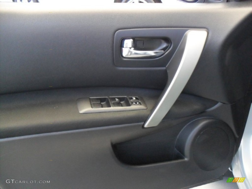 2011 Rogue SV AWD - Frosted Steel Metallic / Black photo #21