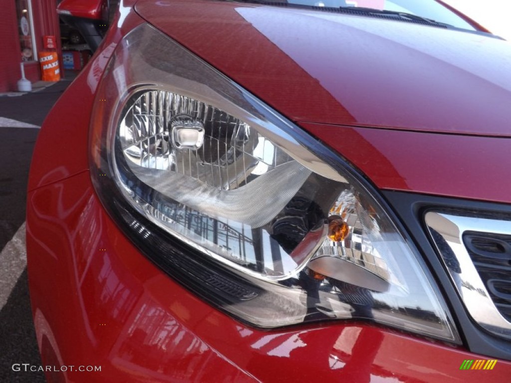 2013 Rio EX Sedan - Signal Red / Black photo #13
