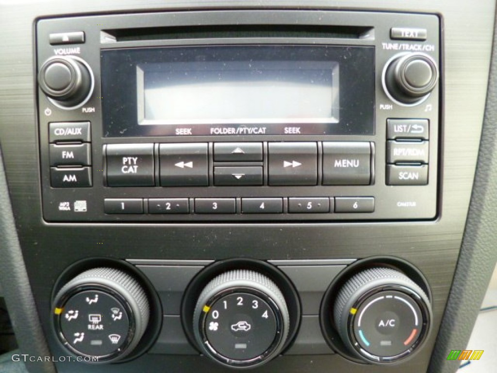 2013 Subaru XV Crosstrek 2.0 Premium Controls Photo #78882772