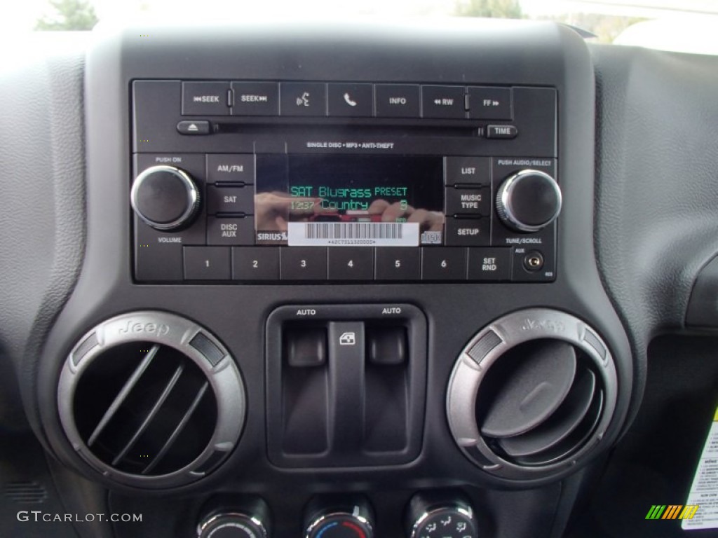 2013 Jeep Wrangler Moab Edition 4x4 Controls Photo #78884634