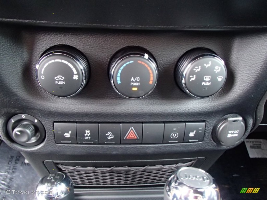 2013 Jeep Wrangler Moab Edition 4x4 Controls Photos