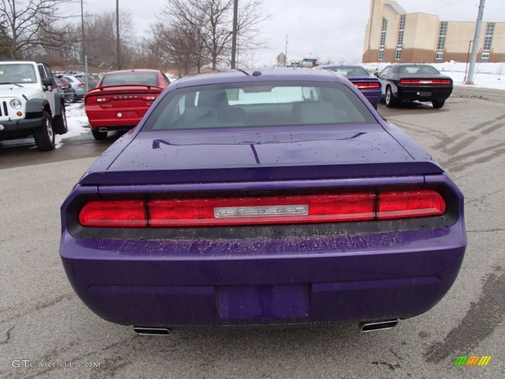 2013 Challenger R/T Classic - Plum Crazy Pearl / Dark Slate Gray photo #7