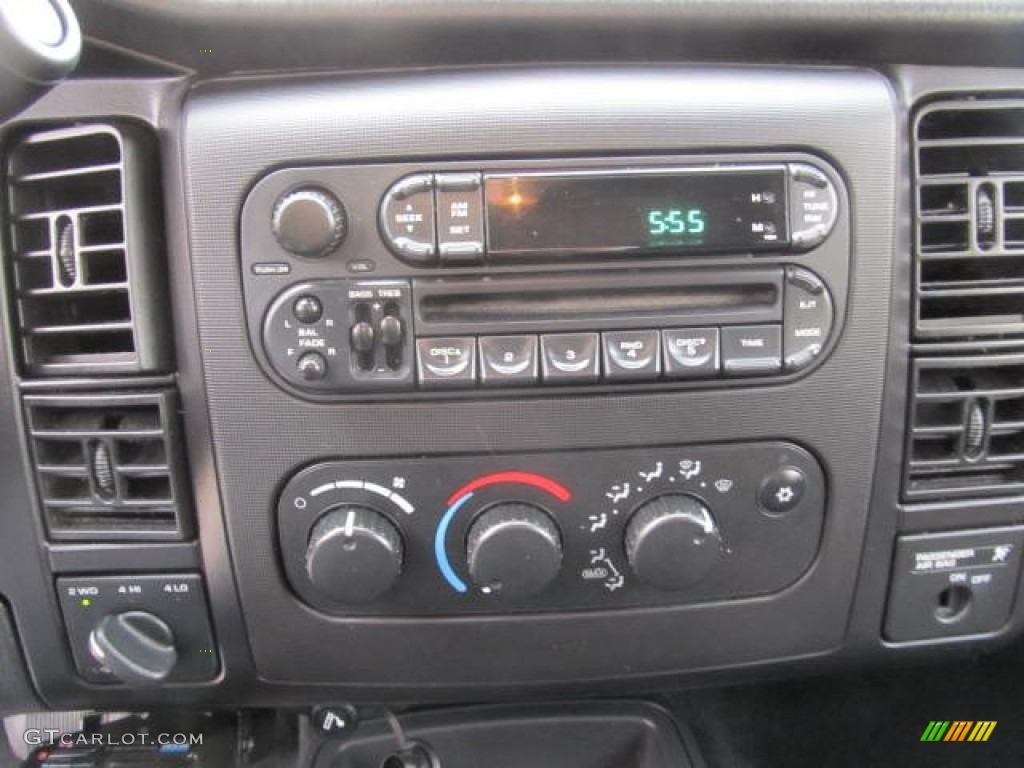 2002 Dodge Dakota SLT Club Cab Controls Photo #78885825
