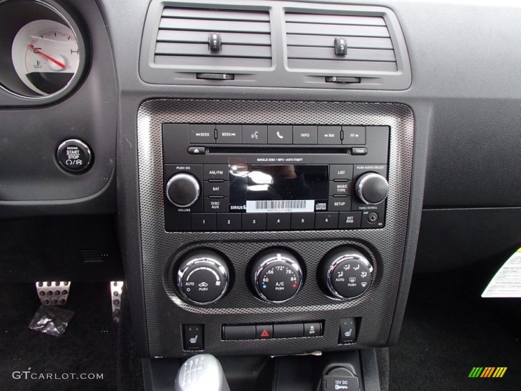 2013 Challenger R/T Classic - Plum Crazy Pearl / Dark Slate Gray photo #16