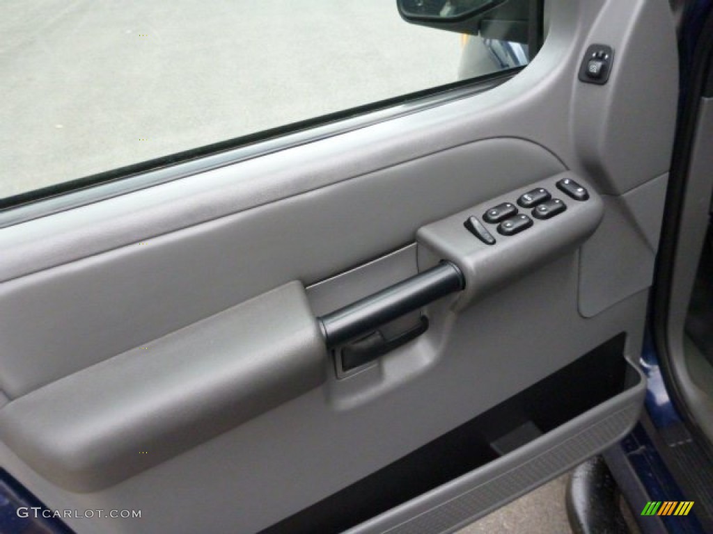 2004 Ford Explorer Sport Trac XLT 4x4 Medium Dark Flint/Dark Flint Door Panel Photo #78887735