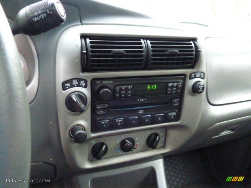 2004 Ford Explorer Sport Trac XLT 4x4 Controls Photo #78887802