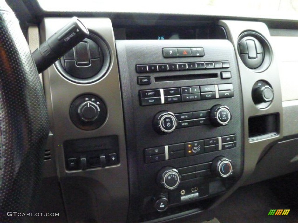 2010 F150 STX SuperCab 4x4 - Tuxedo Black / Medium Stone photo #23