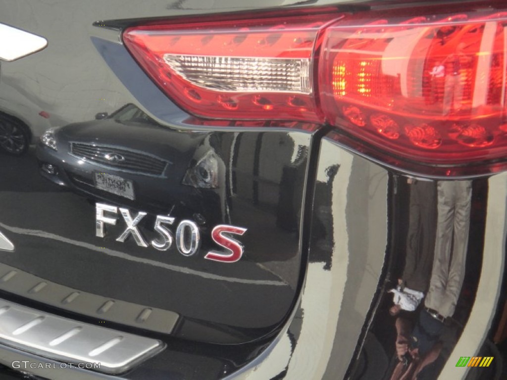 2010 Infiniti FX 50 S AWD Marks and Logos Photos