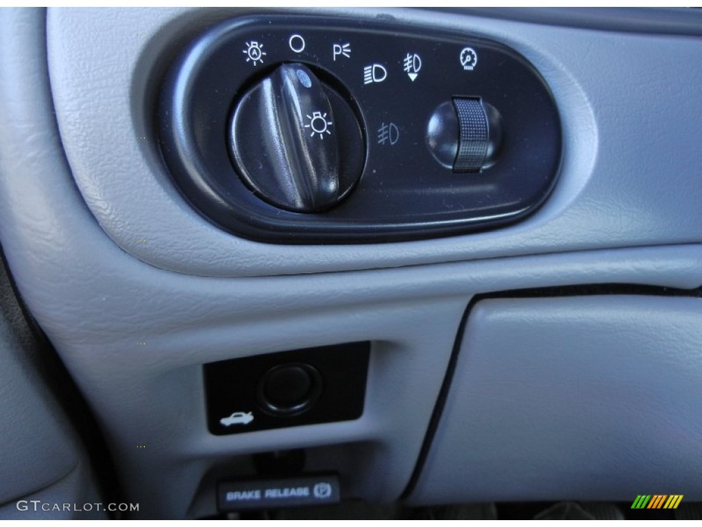 2003 Mercury Sable LS Premium Sedan Controls Photos