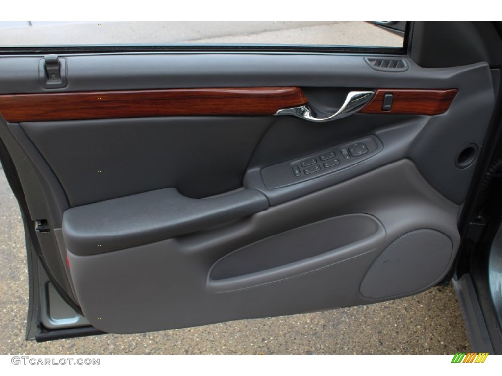 2004 Cadillac DeVille Sedan Dark Gray Door Panel Photo #78895682