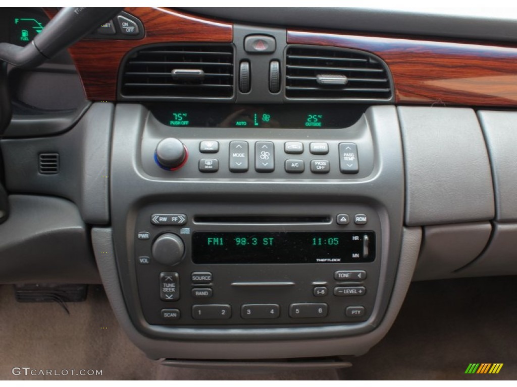 2004 Cadillac DeVille Sedan Controls Photo #78895717