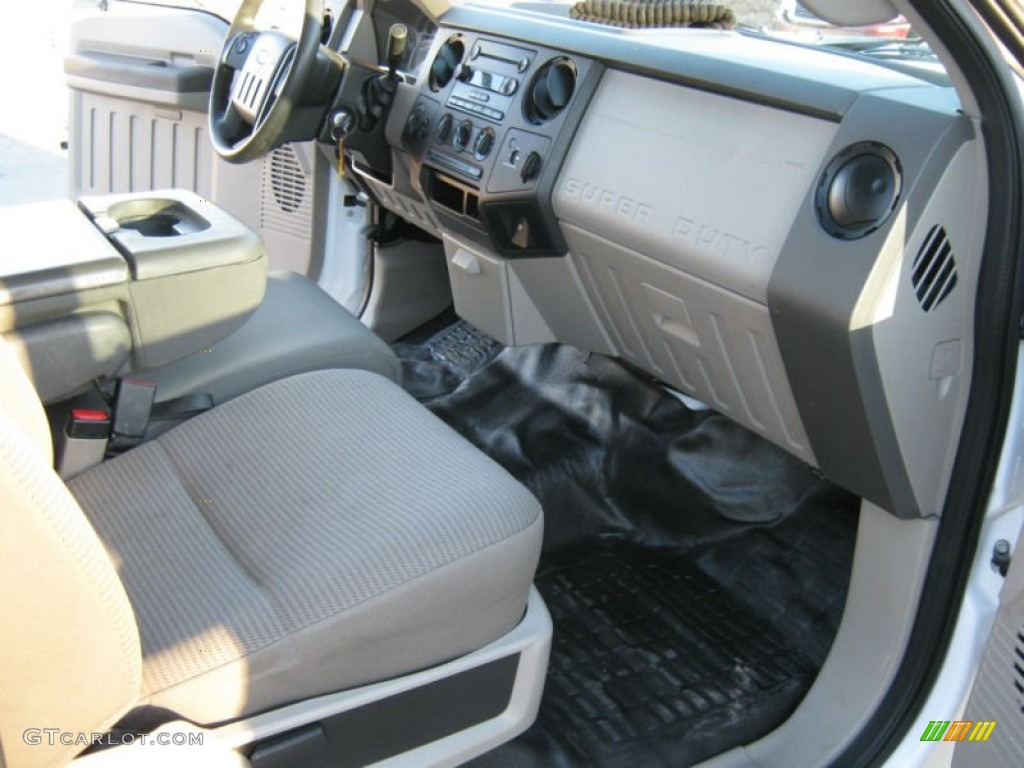 Medium Stone Interior 2008 Ford F350 Super Duty XL SuperCab 4x4 Photo #78898808