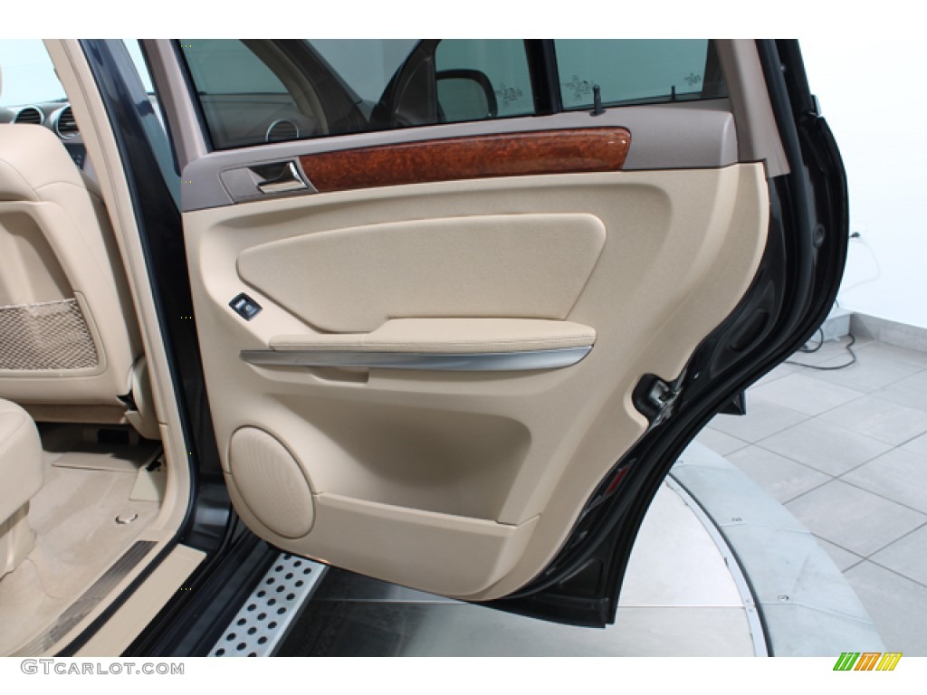 2008 Mercedes-Benz GL 450 4Matic Macadamia Door Panel Photo #78898872