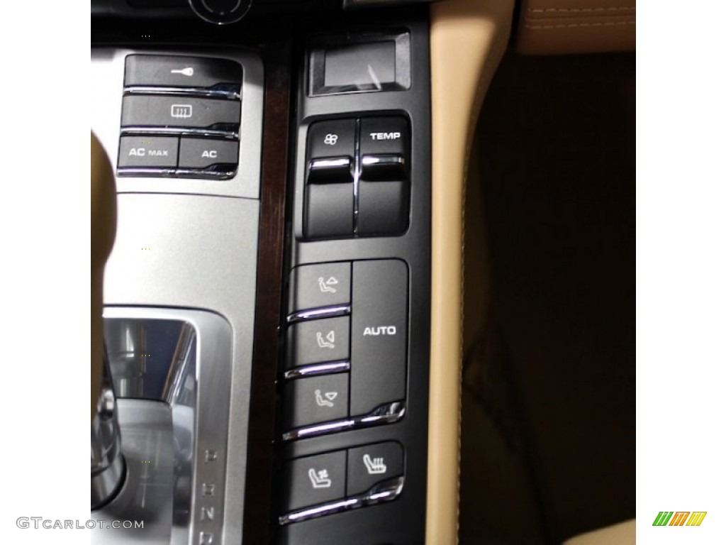 2010 Porsche Panamera Turbo Controls Photo #78900480