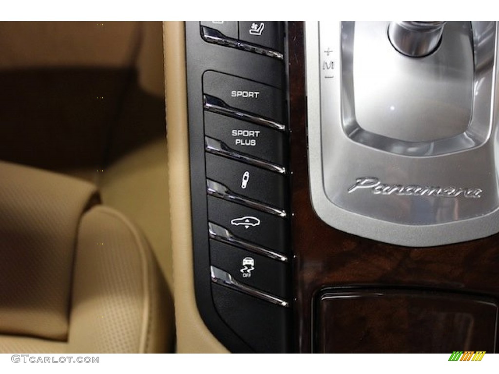 2010 Porsche Panamera Turbo Controls Photo #78900503