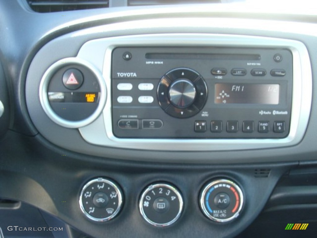 2012 Toyota Yaris SE 5 Door Audio System Photo #78901903