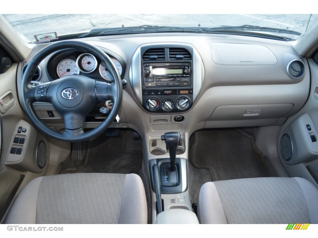 2004 Toyota RAV4 4WD Dashboard Photos