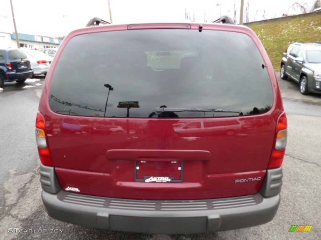2004 Montana  - Sport Red Metallic / Gray photo #6
