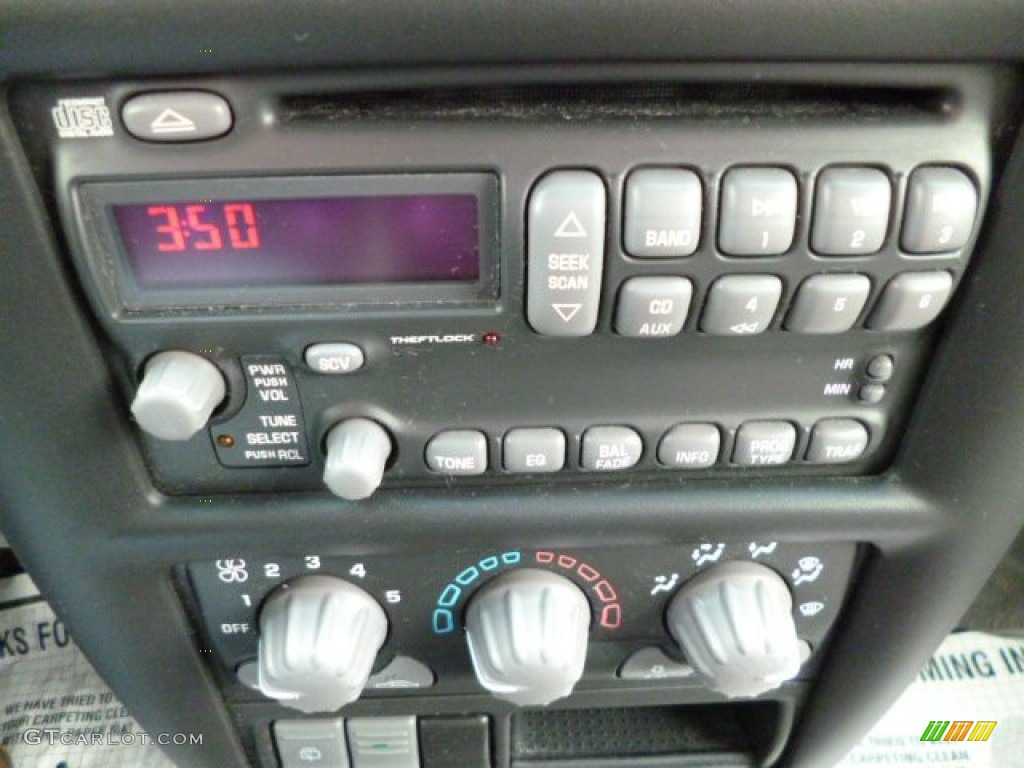 2004 Pontiac Montana Standard Montana Model Controls Photo #78905380