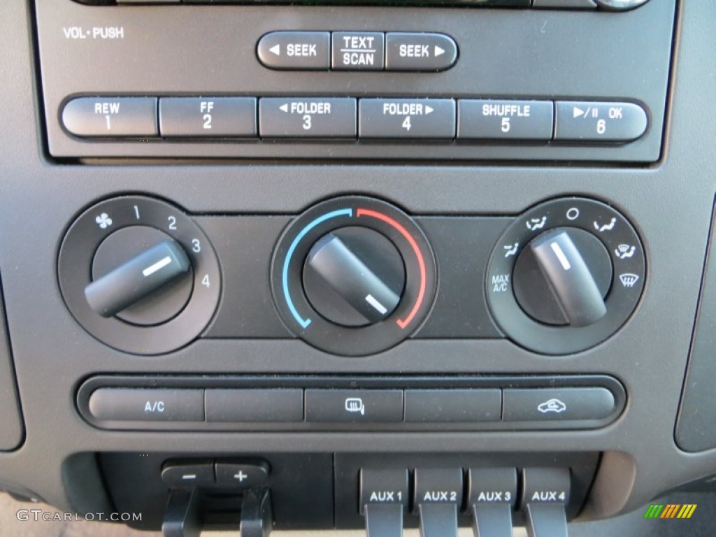 2009 Ford F250 Super Duty XLT Crew Cab Controls Photo #78906606