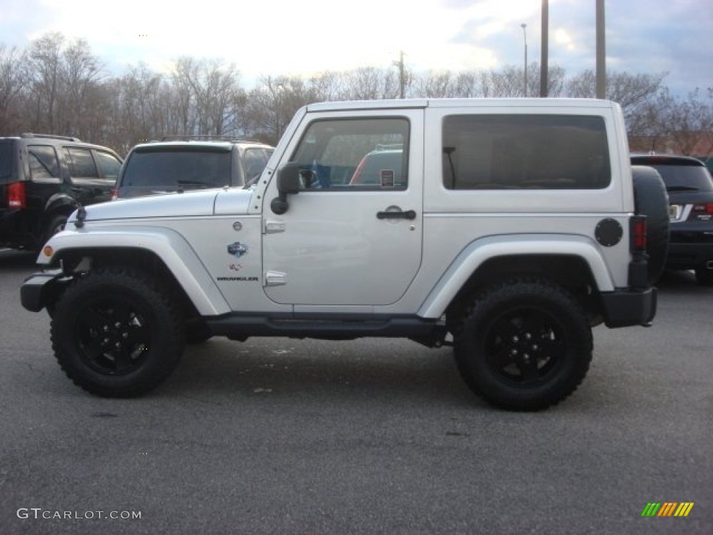 2012 Wrangler Sahara Arctic Edition 4x4 - Bright Silver Metallic / Black photo #3