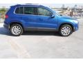 Sapphire Blue Metallic - Tiguan SE Photo No. 8