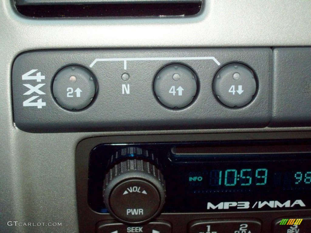 2012 Chevrolet Colorado LT Crew Cab 4x4 Controls Photo #78910224